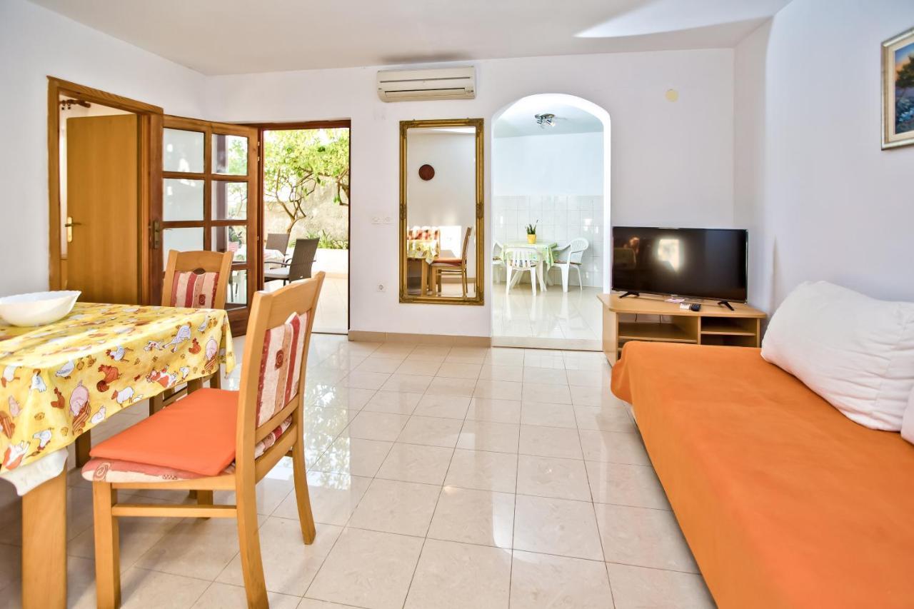 חוואר Villa Lucija מראה חיצוני תמונה